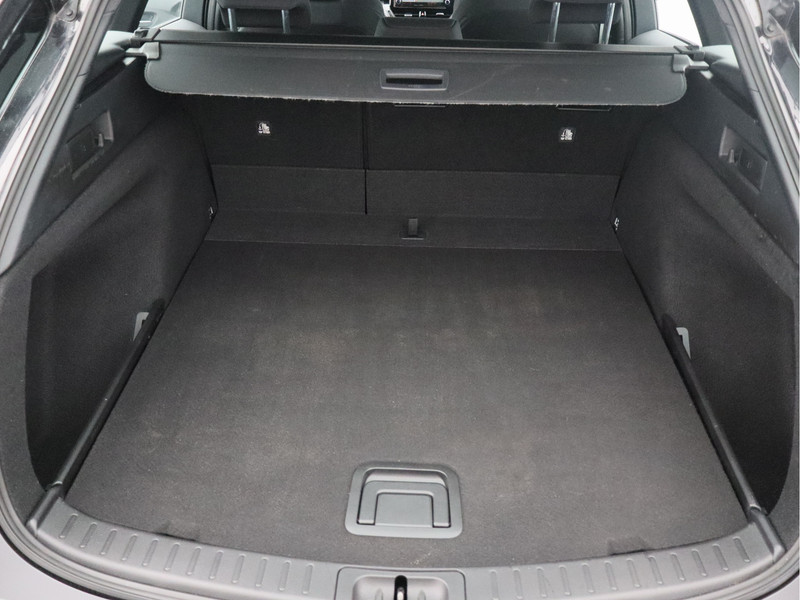 Toyota Corolla Touring Sports 1.8 Hybrid Active/ lage km/ zeer mooi!