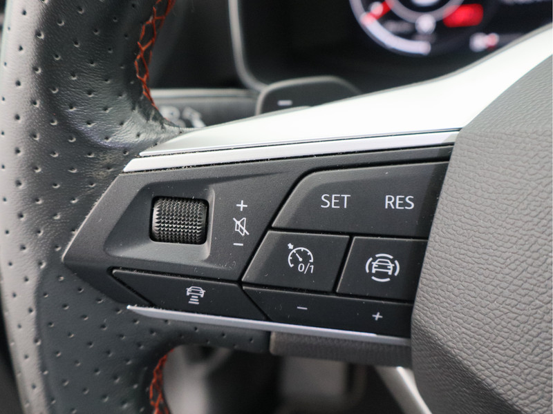 SEAT Leon Sportstourer 1.5 eTSI FR Business Intense/ mooie auto!