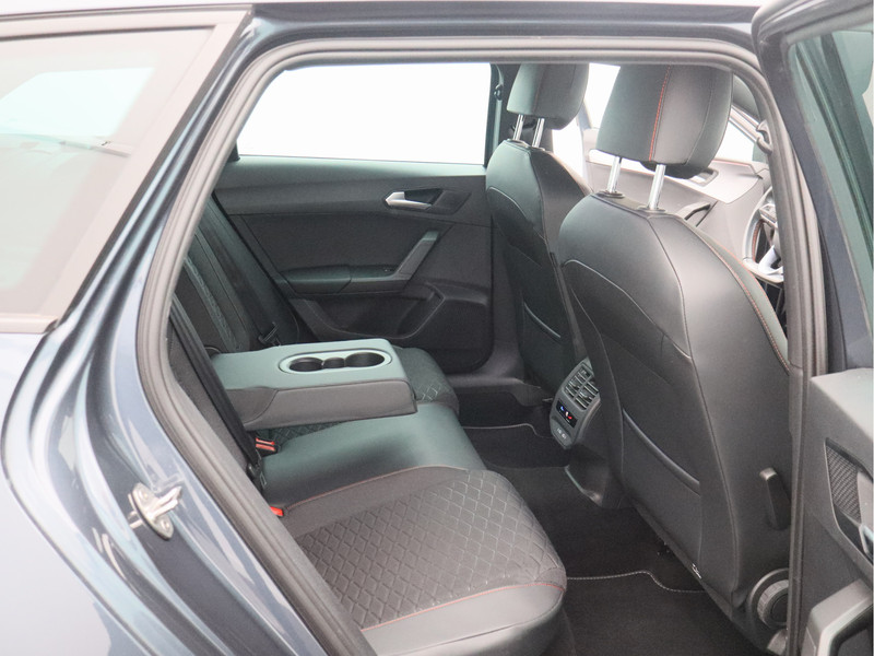 SEAT Leon Sportstourer 1.5 eTSI FR Business Intense/ mooie auto!