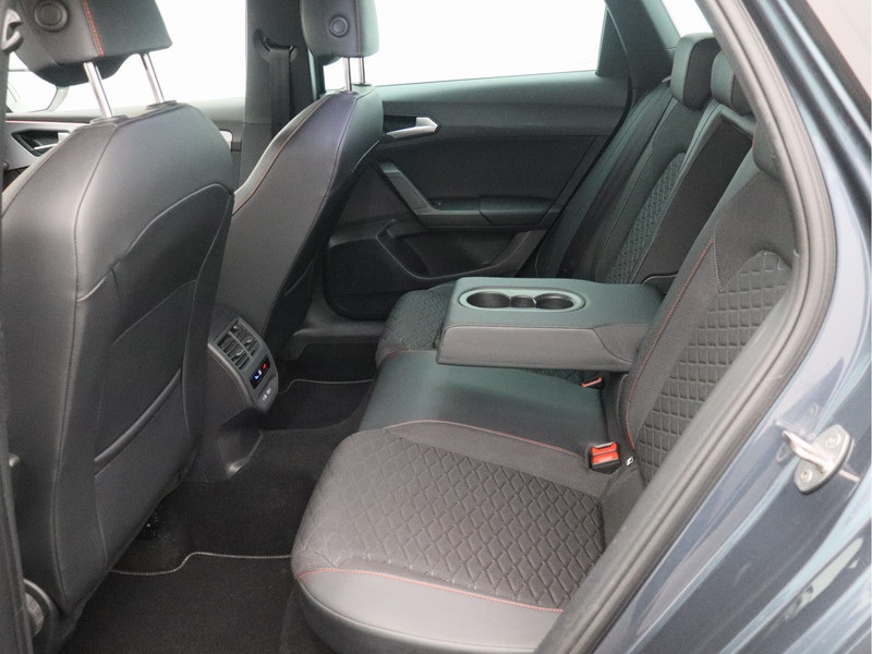 SEAT Leon Sportstourer 1.5 eTSI FR Business Intense/ mooie auto!