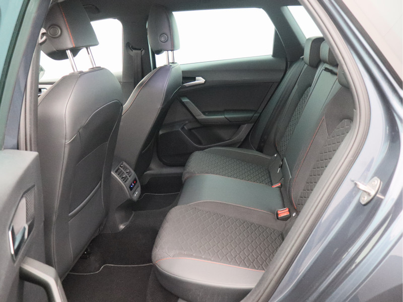 SEAT Leon Sportstourer 1.5 eTSI FR Business Intense/ mooie auto!