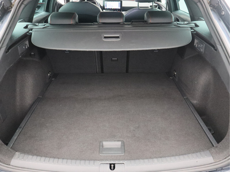 SEAT Leon Sportstourer 1.5 eTSI FR Business Intense/ mooie auto!