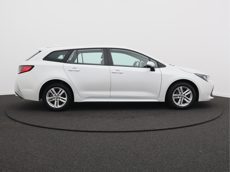 Toyota Corolla Touring Sports 1.8 Hybrid Active/ lage km/ wit metallic! zeer mooi!