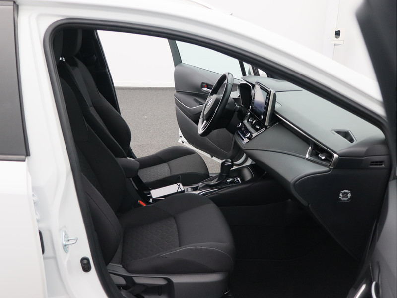 Toyota Corolla Touring Sports 1.8 Hybrid Active/ lage km/ wit metallic! zeer mooi!