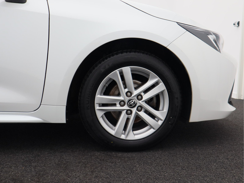 Toyota Corolla Touring Sports 1.8 Hybrid Active/ lage km/ wit metallic! zeer mooi!