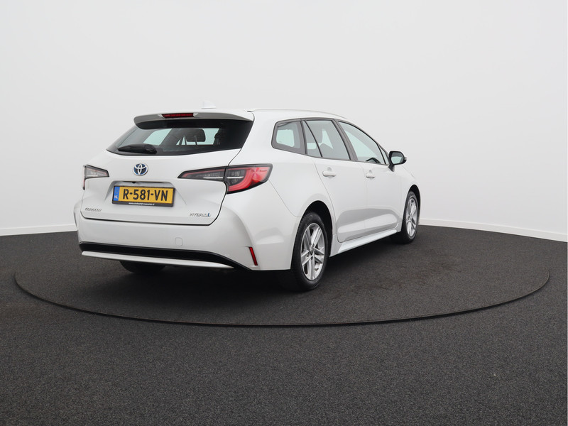 Toyota Corolla Touring Sports 1.8 Hybrid Active/ lage km/ wit metallic! zeer mooi!