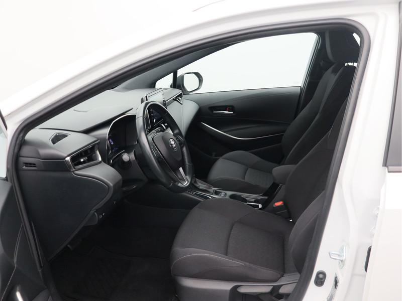 Toyota Corolla Touring Sports 1.8 Hybrid Active/ lage km/ wit metallic! zeer mooi!