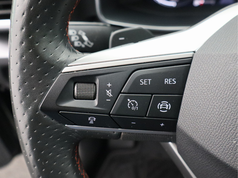 SEAT Leon Sportstourer 1.5 eTSI FR Business Intense/ compleet!