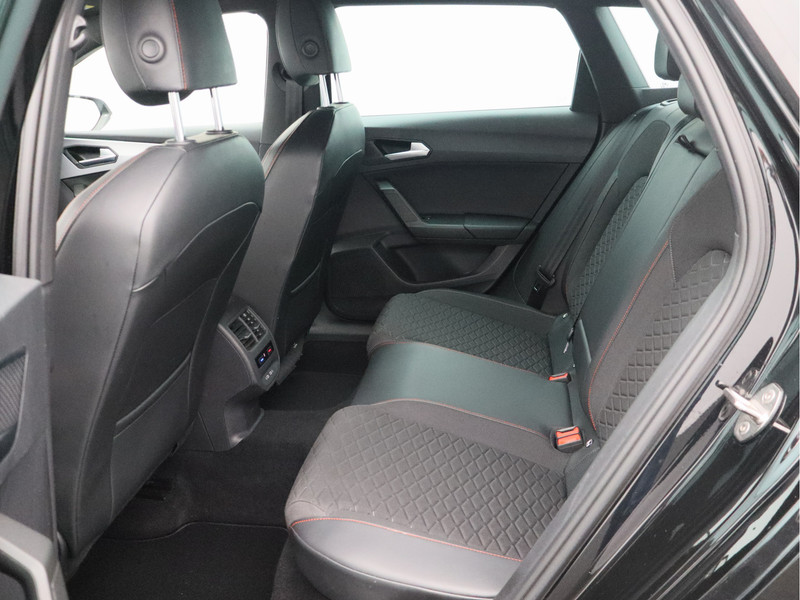 SEAT Leon Sportstourer 1.5 eTSI FR Business Intense/ compleet!