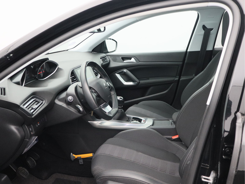 Peugeot 308 SW 1.2 PureTech Blue Lease Premium/ lage km/ zeer mooi!